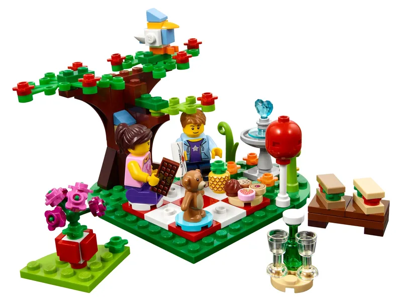 LEGO® Romantic Valentine Picnic van LEGO – productfoto 1 van 4