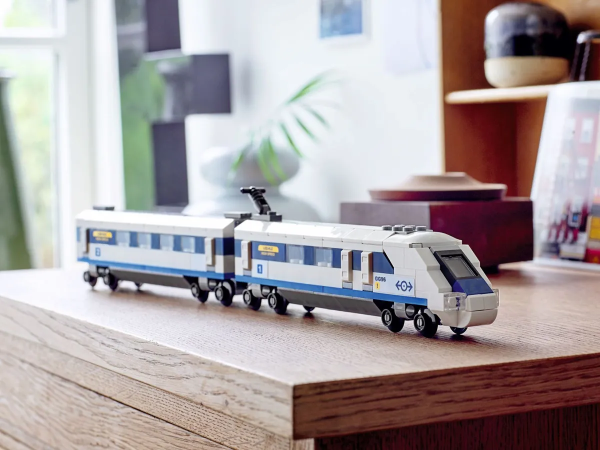 LEGO High-Speed Train (40518) - image 3