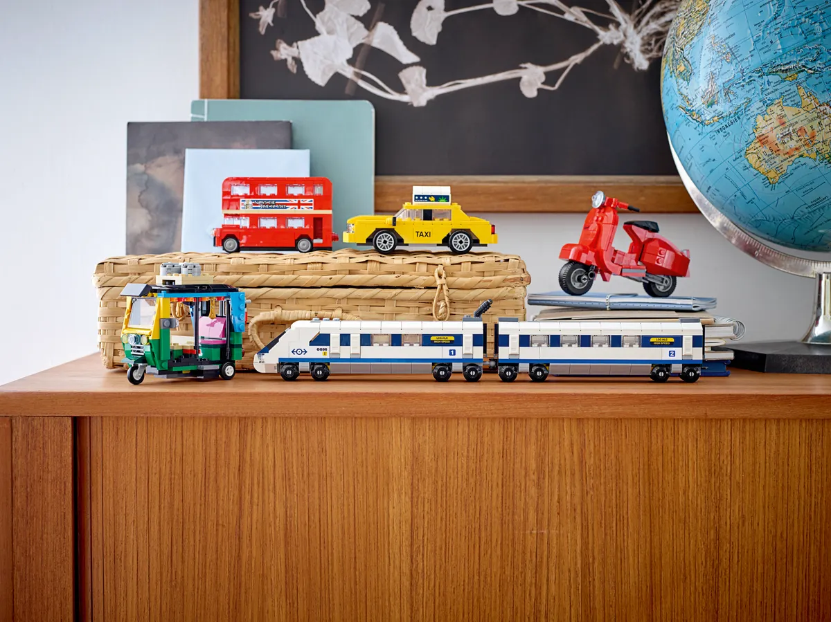 LEGO High-Speed Train (40518) - image 4