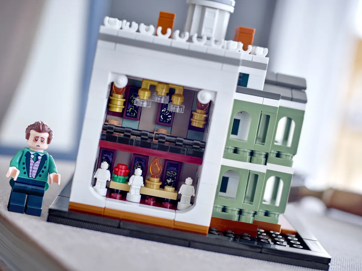 LEGO Mini Disney The Haunted Mansion (40521) - image 5