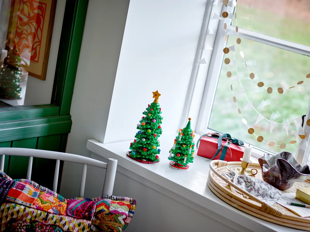 LEGO Christmas Tree (40573) - image 5