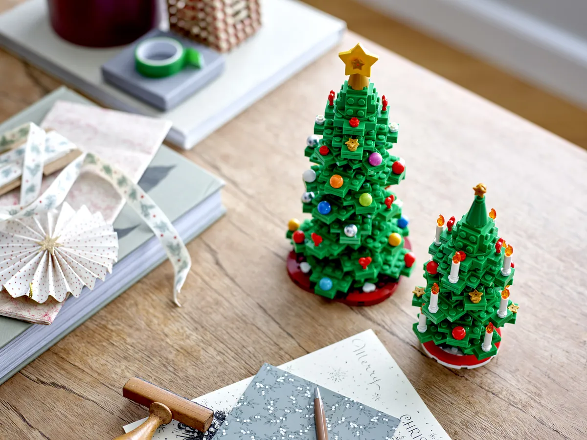 LEGO Christmas Tree (40573) - image 6