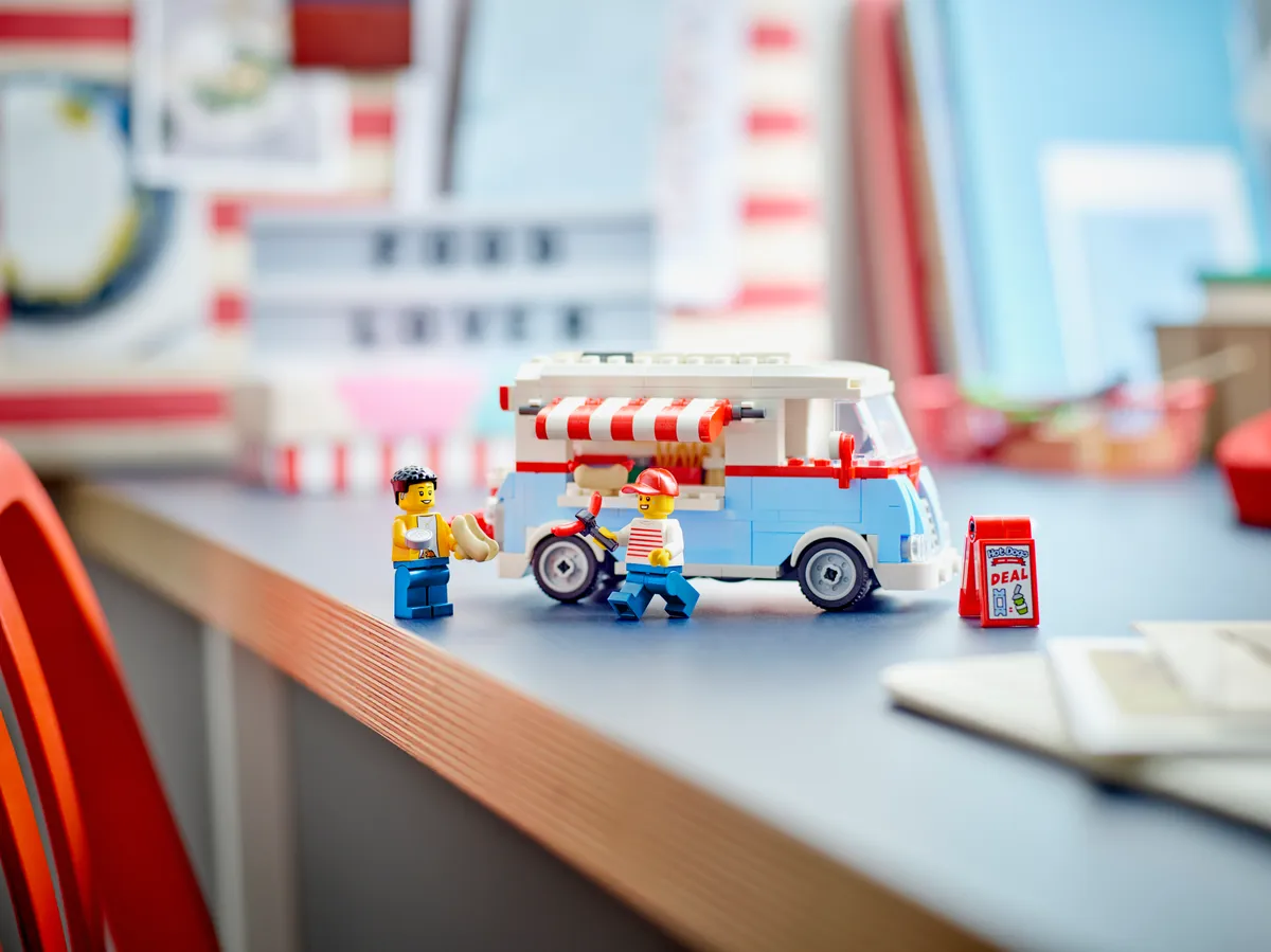 LEGO Retro Food Truck (40681) - image 2