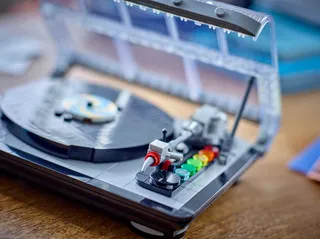 Retro Record Player by LEGO – product photo 5 of 5