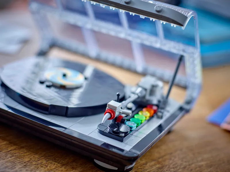 Retro Record Player by LEGO – product photo 5 of 5