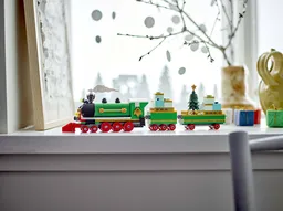LEGO Winter Holiday Train (40700) - image 3