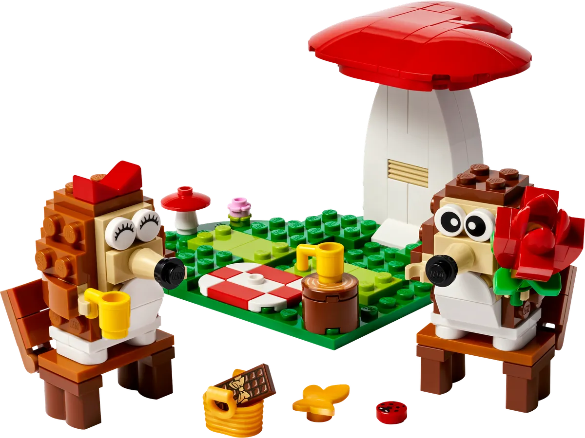 LEGO Hedgehog Picnic Date (40711)