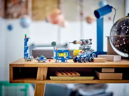 LEGO Micro Rocket Launchpad (40712) - image 3