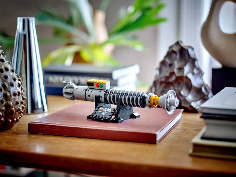 Luke Skywalker's Lightsaber™ de LEGO – photo du produit 4 sur 5