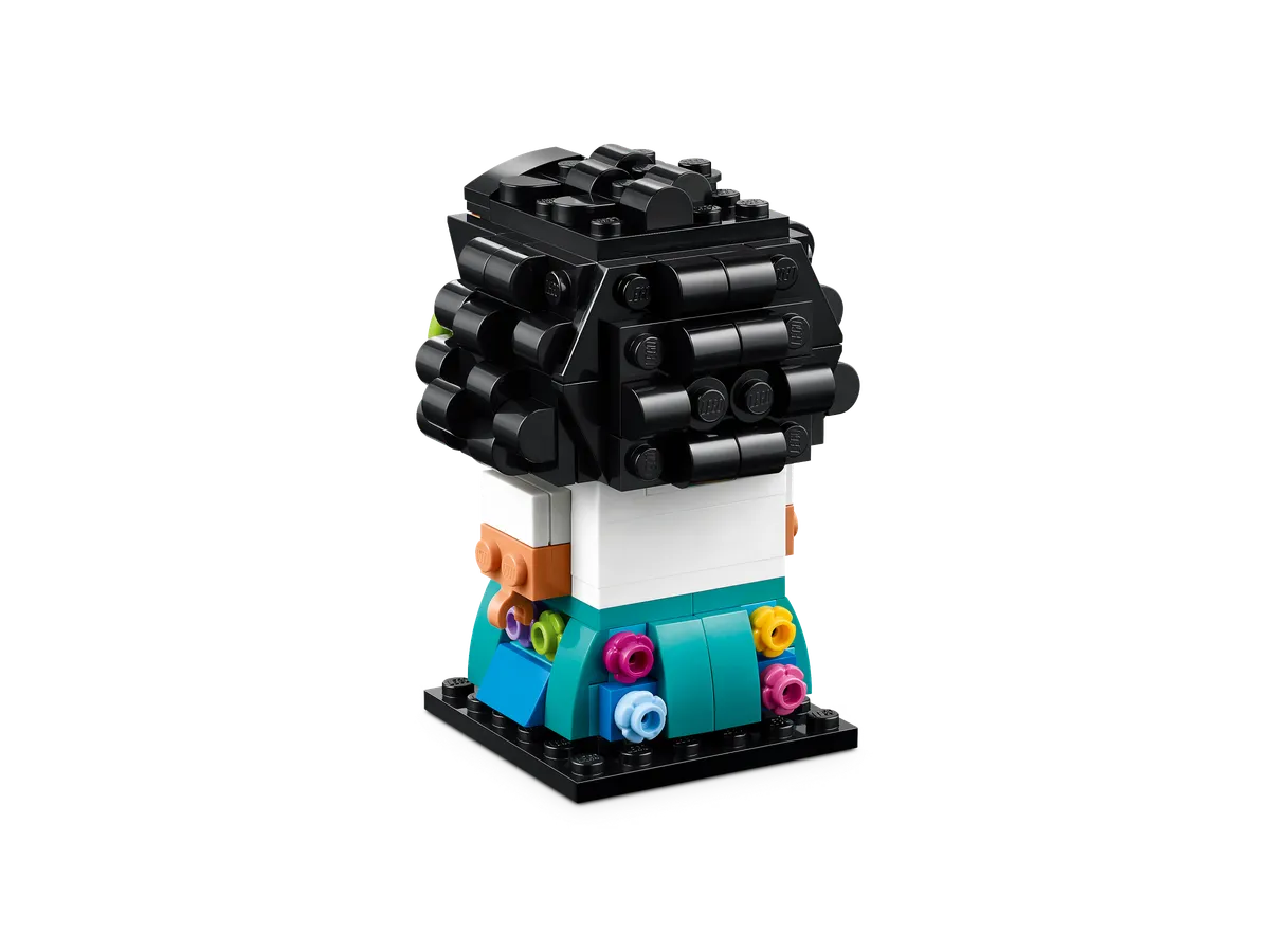 LEGO Mirabel Madrigal (40753) - image 1