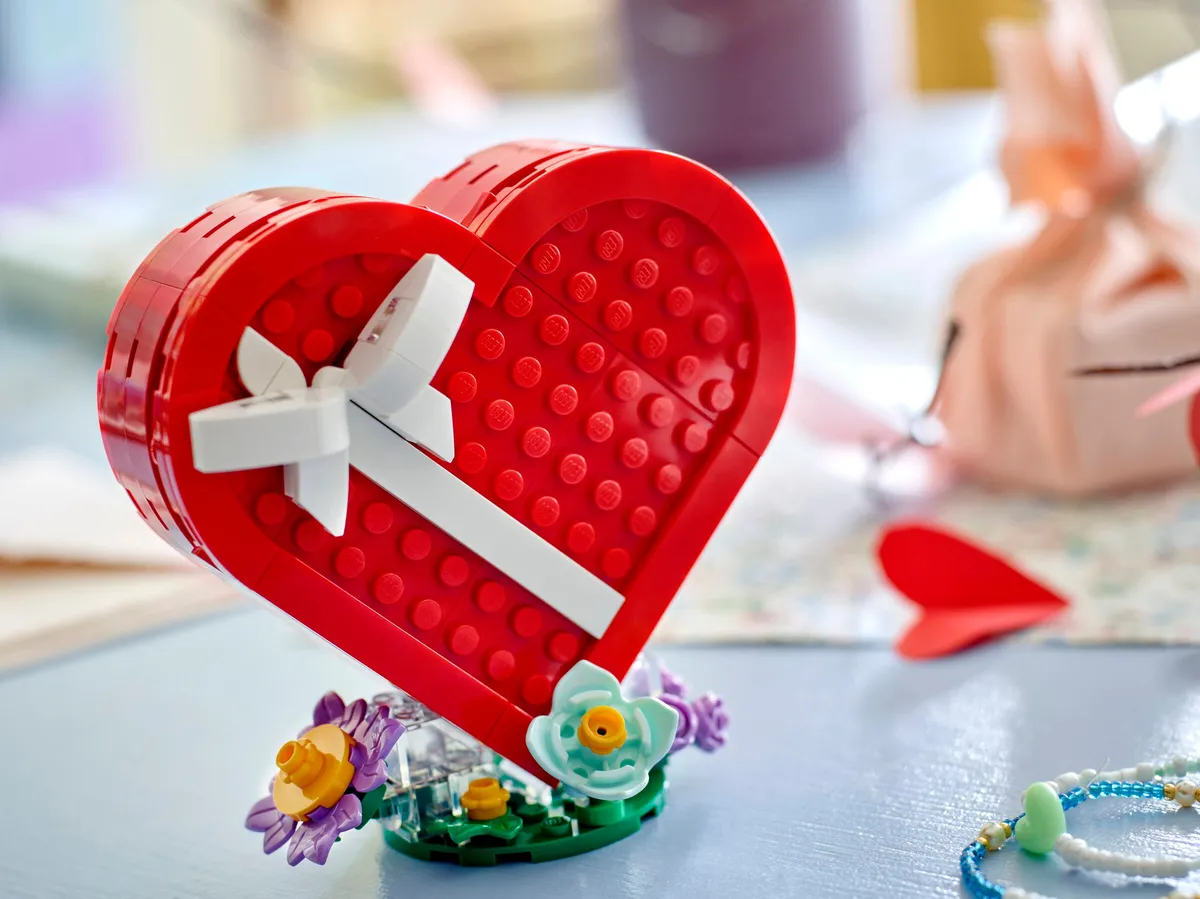 LEGO Celebration Series: Valentine's Day Box (40759) - Bild 2