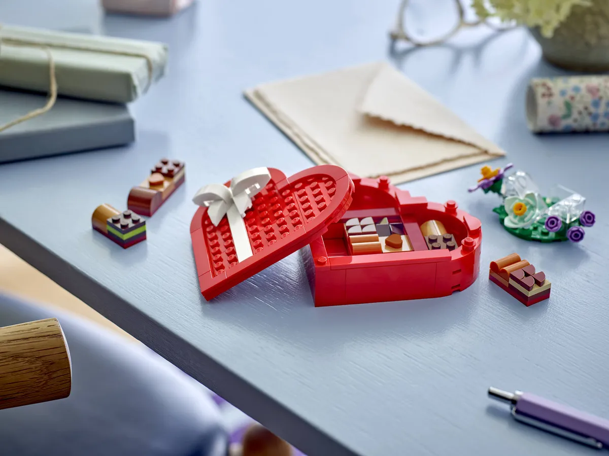 LEGO Celebration Series: Valentine's Day Box (40759) - Bild 3