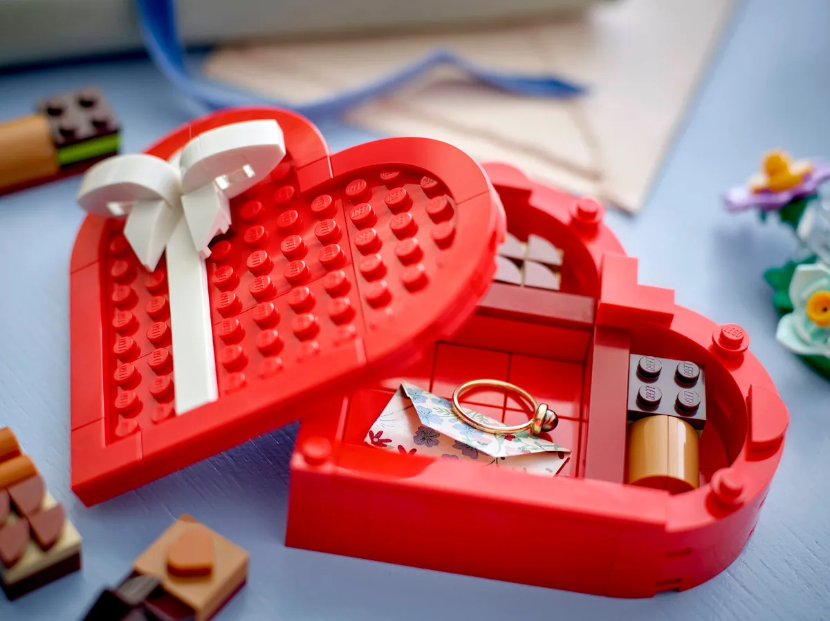LEGO Celebration Series: Valentine's Day Box (40759) - Bild 4
