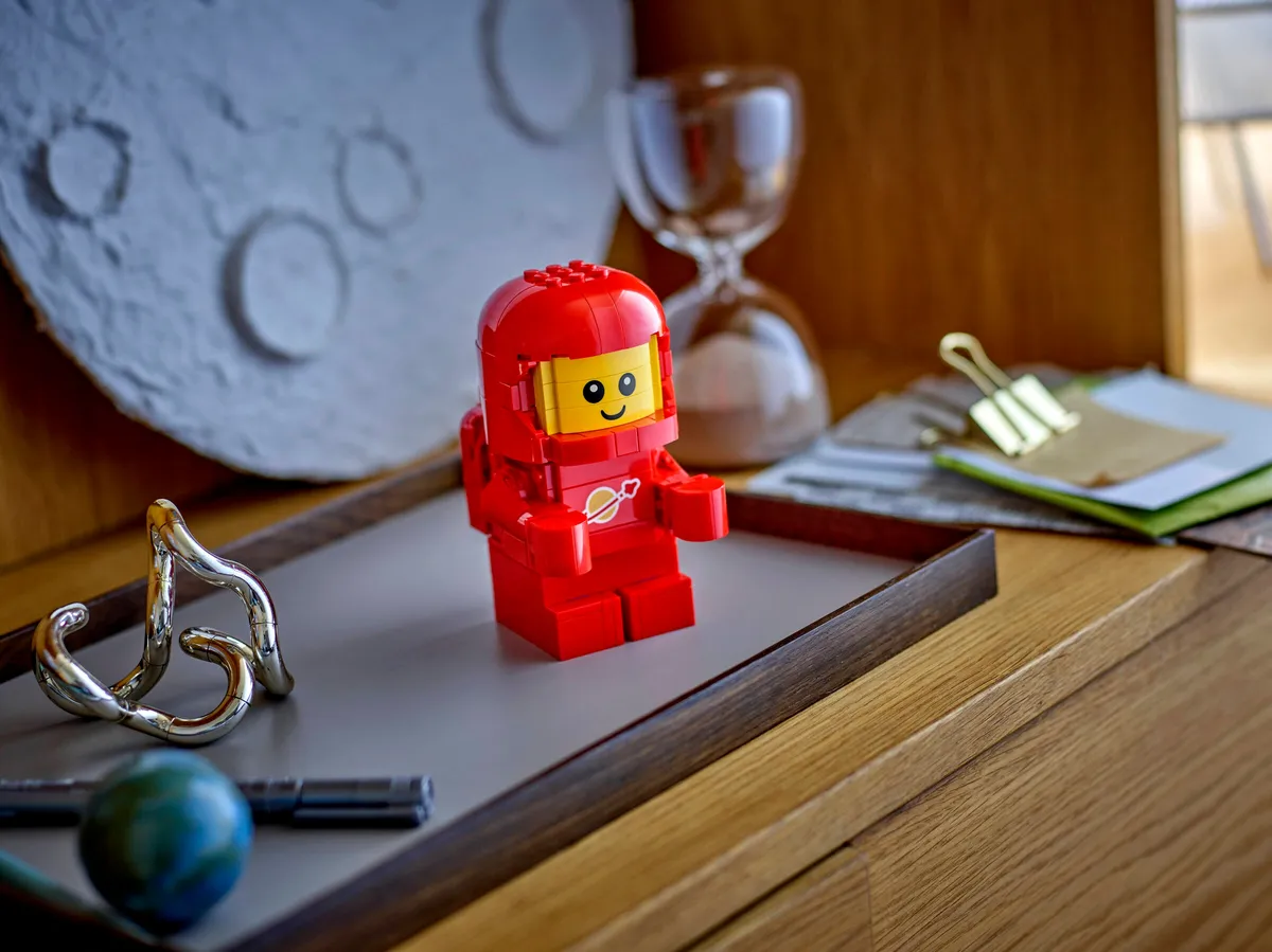 LEGO Up-Scaled Baby Astronaut (40767) - Bild 2