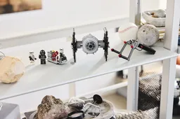 LEGO TIE Fighter™ with Imperial Hangar Rack (40771) - image 3