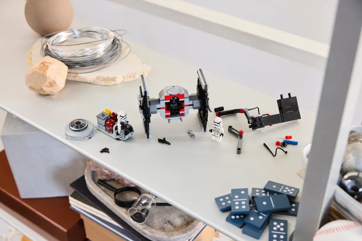 LEGO TIE Fighter™ with Imperial Hangar Rack (40771) - Bild 4