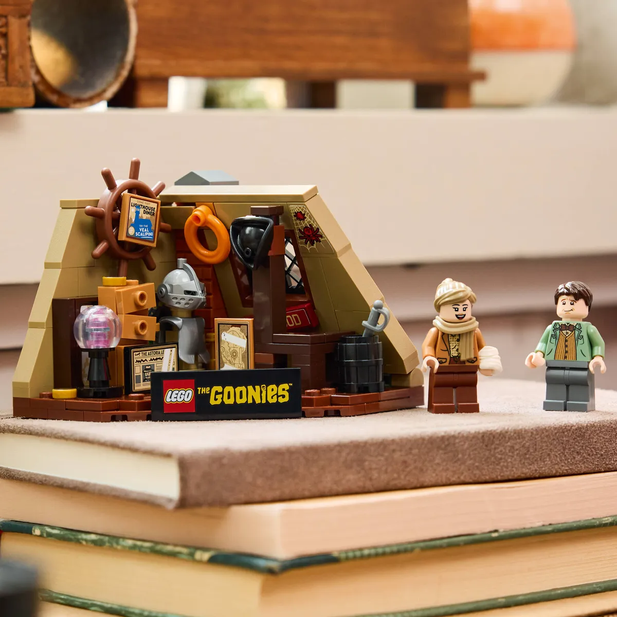 LEGO The Goonies: The Walshes' Attic (40773) - image 3