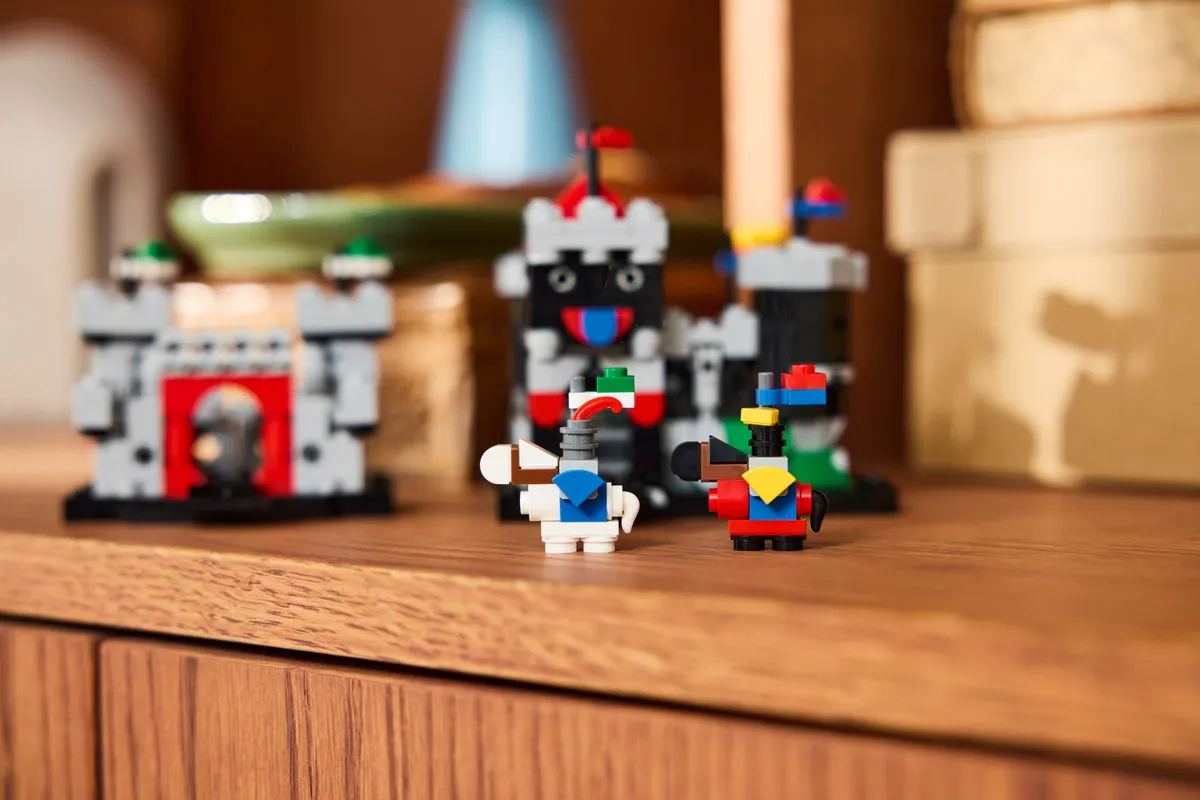 LEGO Mini Knight's Castle (40775) - image 3