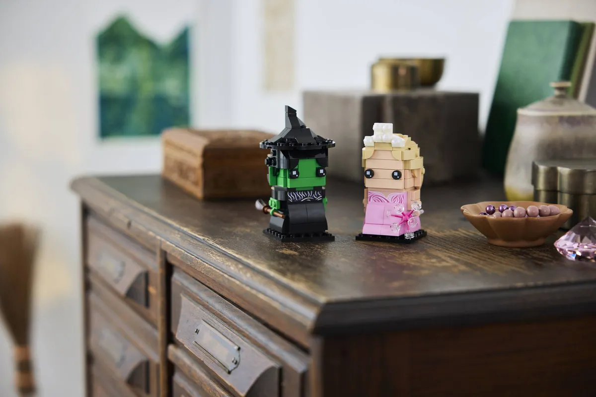 LEGO Elphaba & Glinda Figures (40794) - Bild 4
