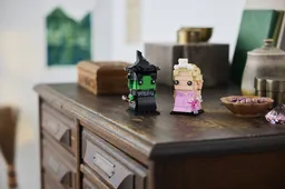 LEGO Elphaba & Glinda Figures (40794) - image 4