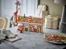 LEGO Festive Gingerbread House (40809) - image 7