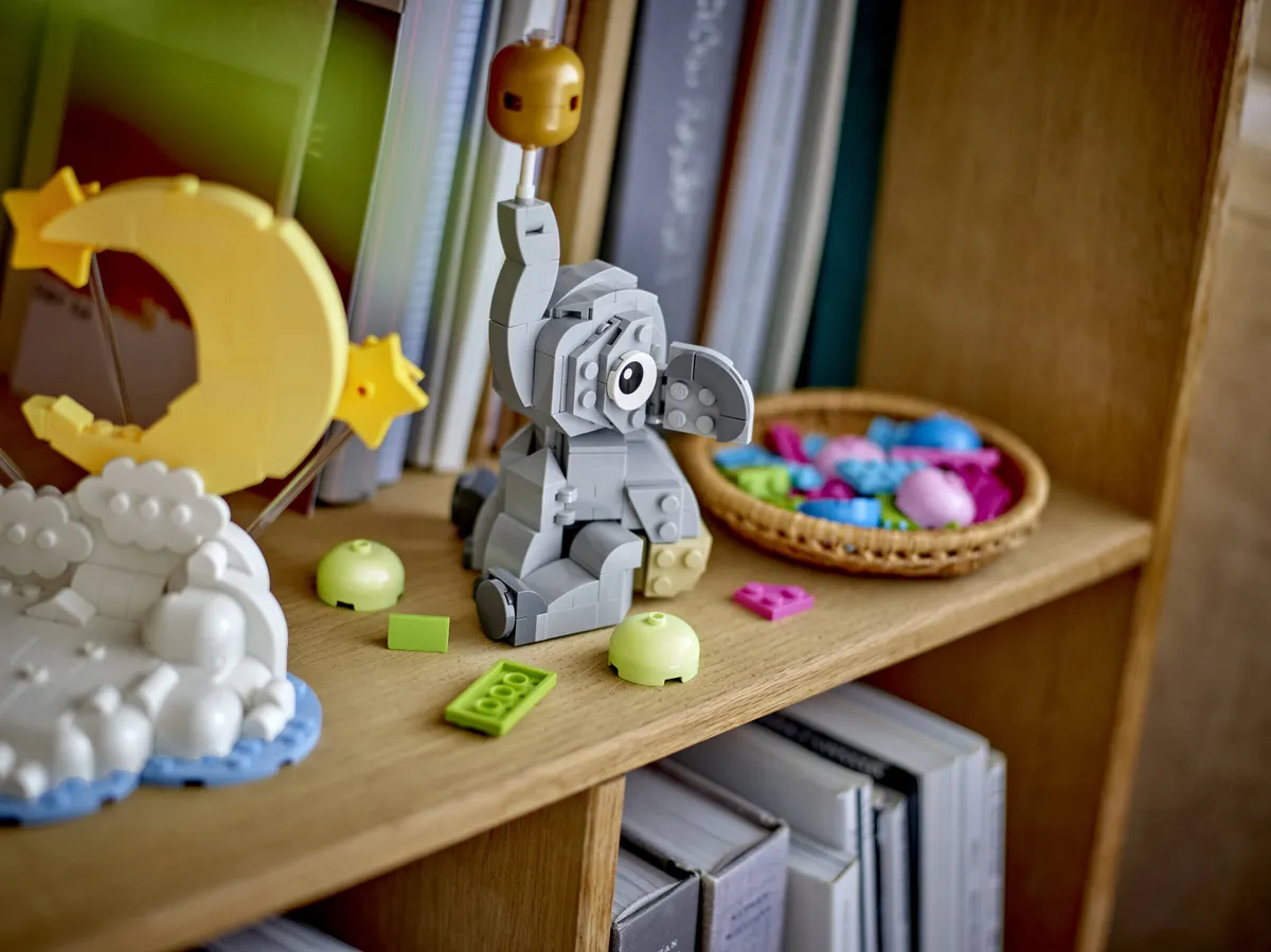LEGO Baby Elephant in the Sky (40814) - Bild 6