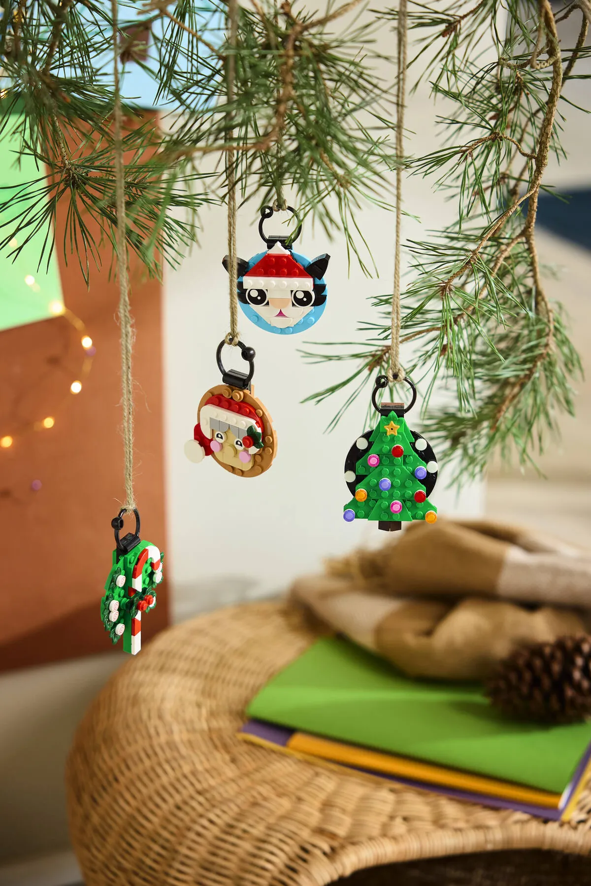 LEGO Holiday Ornament Selection 2 (40862) - image 7