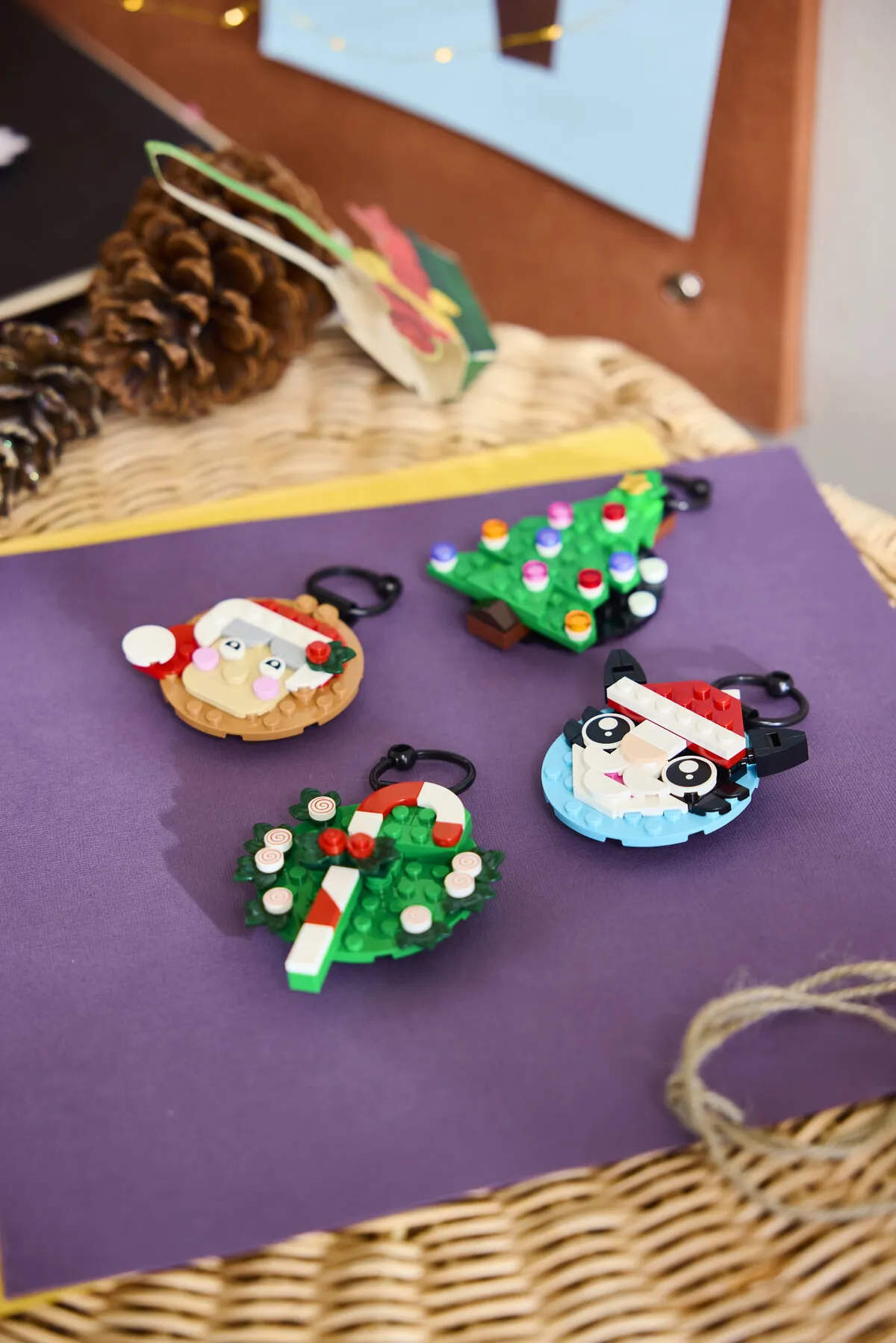 LEGO Holiday Ornament Selection 2 (40862) - image 8