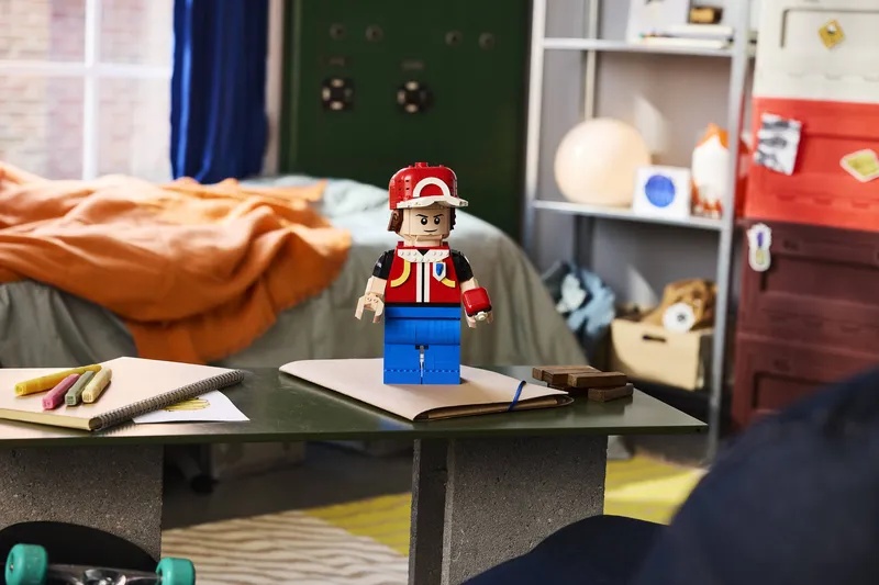 Up-Scaled Red Minifigure by LEGO – product photo 10 of 13