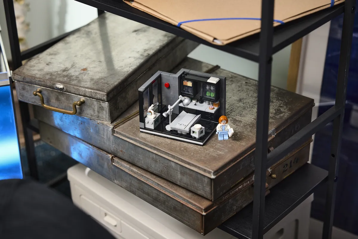 LEGO The X-Files: Scully's Lab (40896) - Bild 5