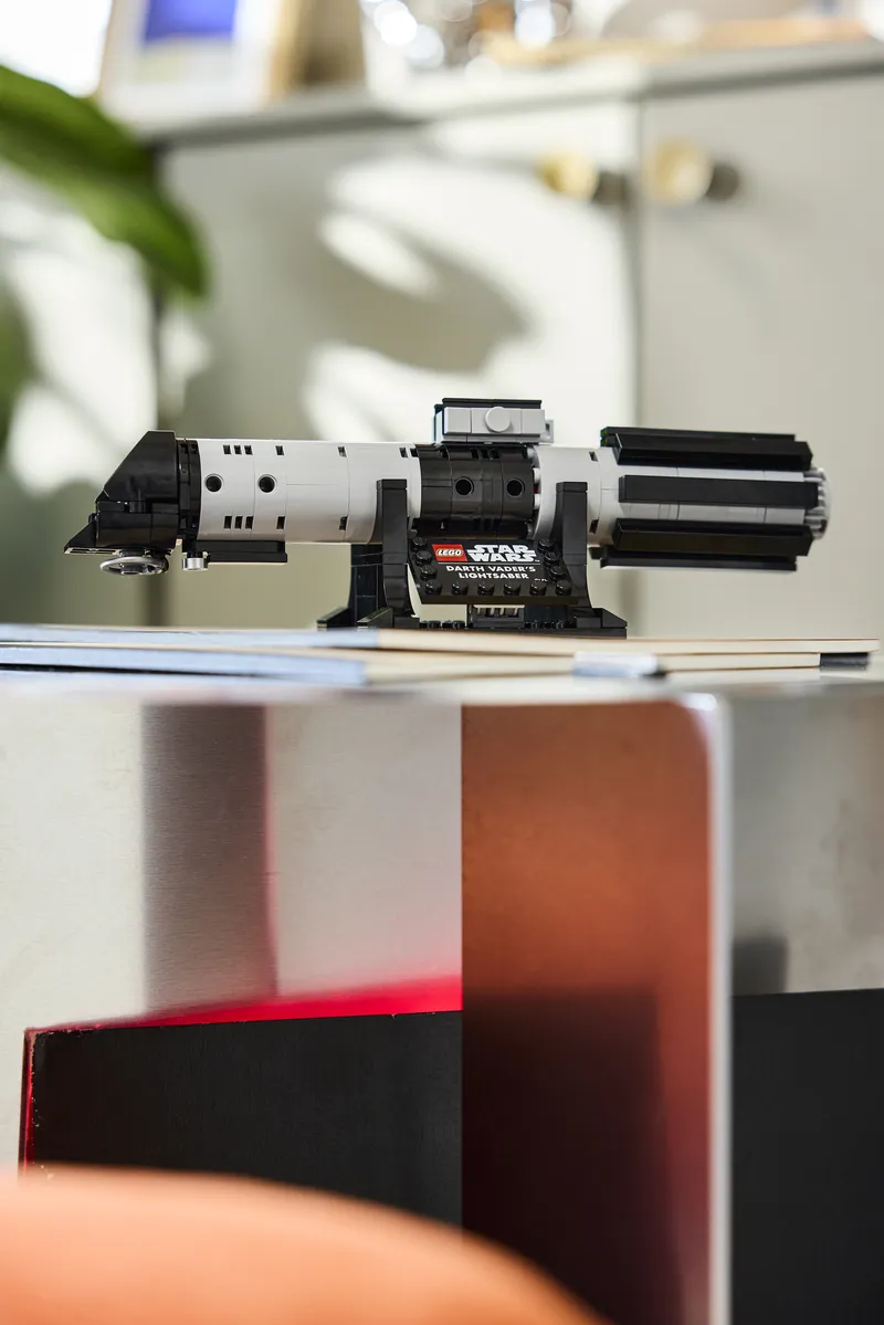 Darth Vader's LIGHTSABER™ von LEGO – Produktfoto 4 von 7