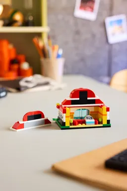 LEGO Mini Pokémon Center (40911) - image 3