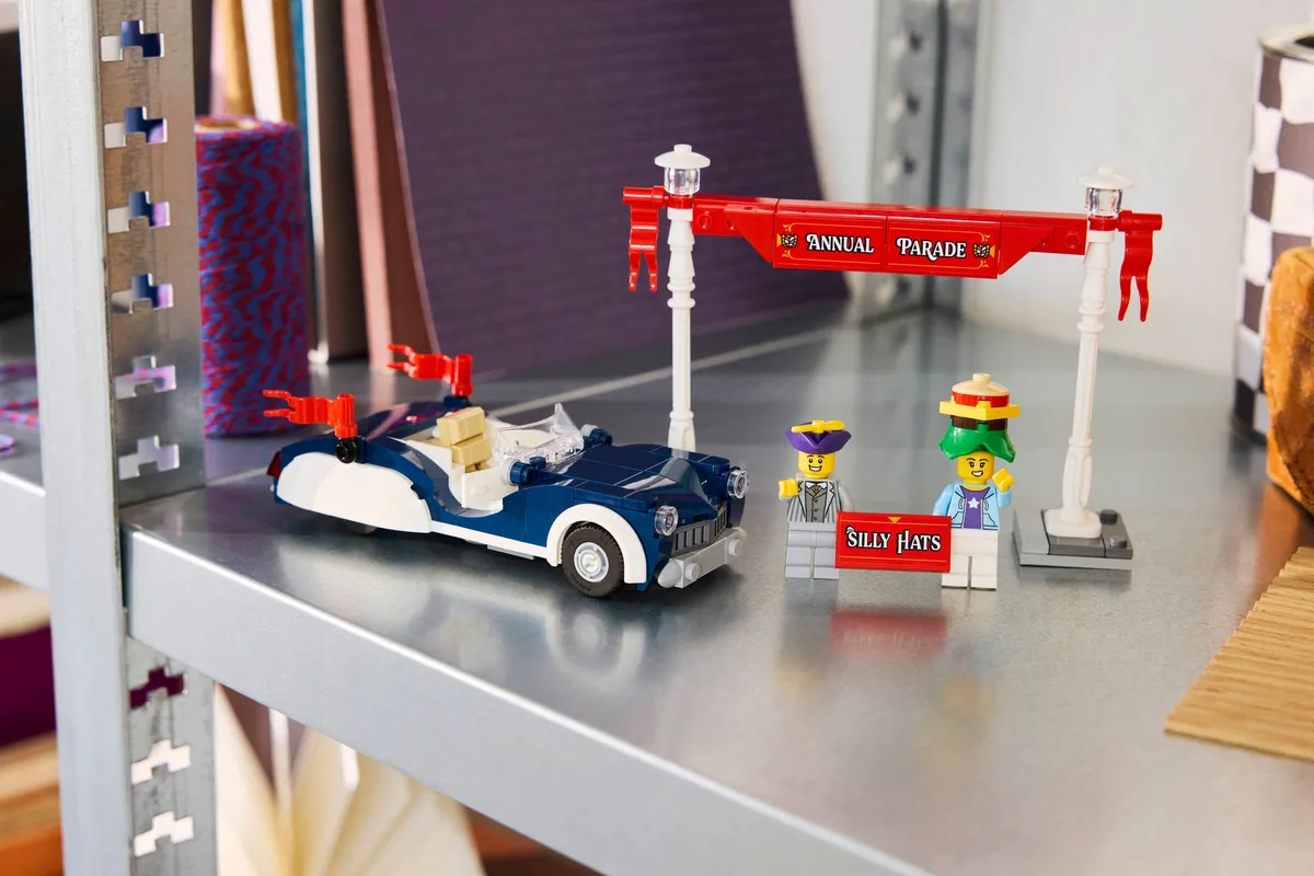 LEGO Vintage Parade Car (40913) - Bild 2