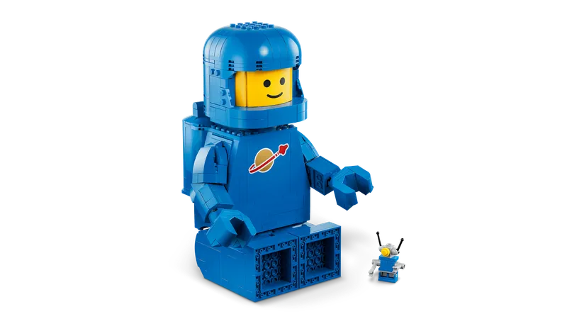 Up-Scaled Blue Astronaut Minifigure by LEGO – product photo 3 of 11