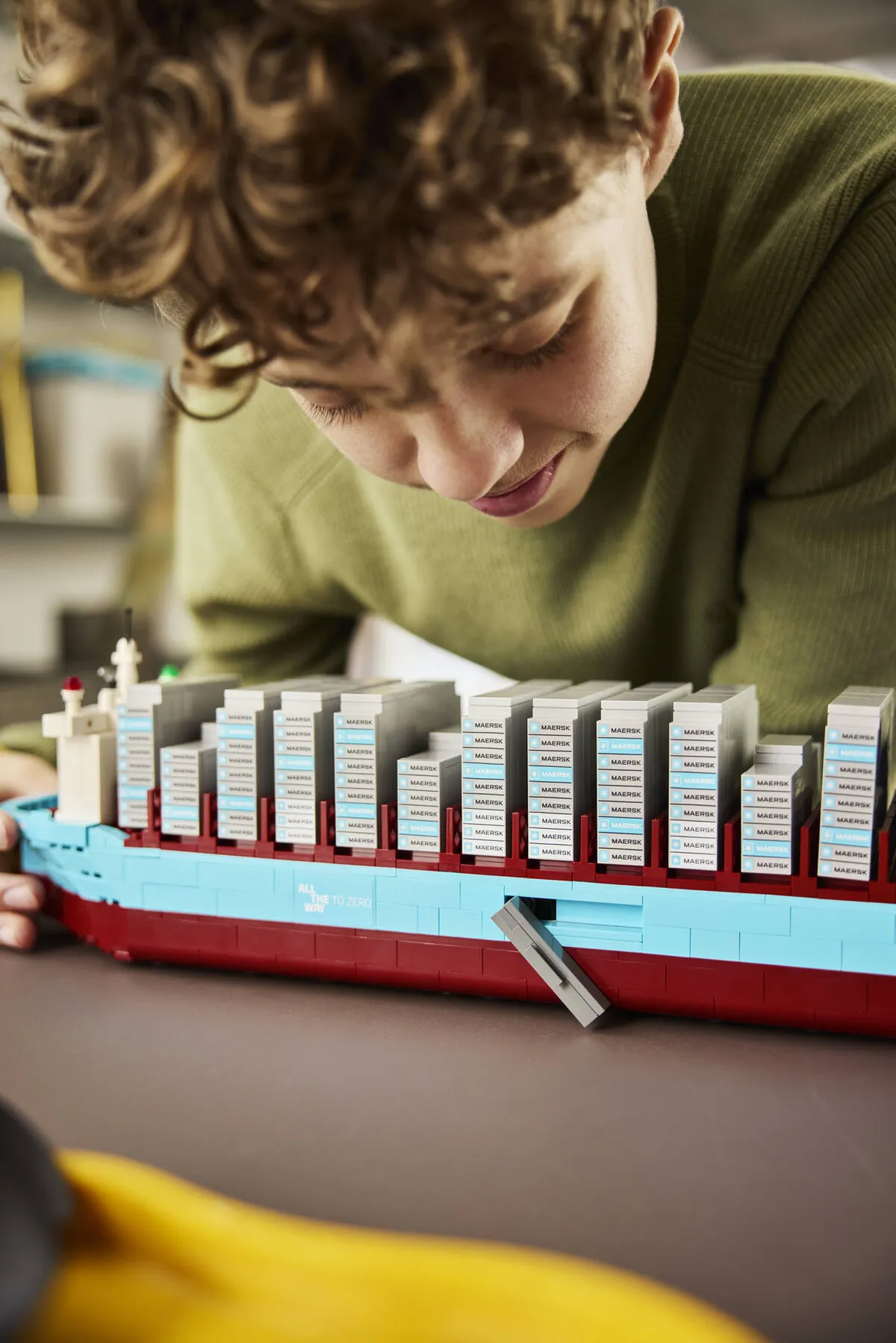LEGO Maersk Dual-Fuel Container Vessel (40955) - Bild 13