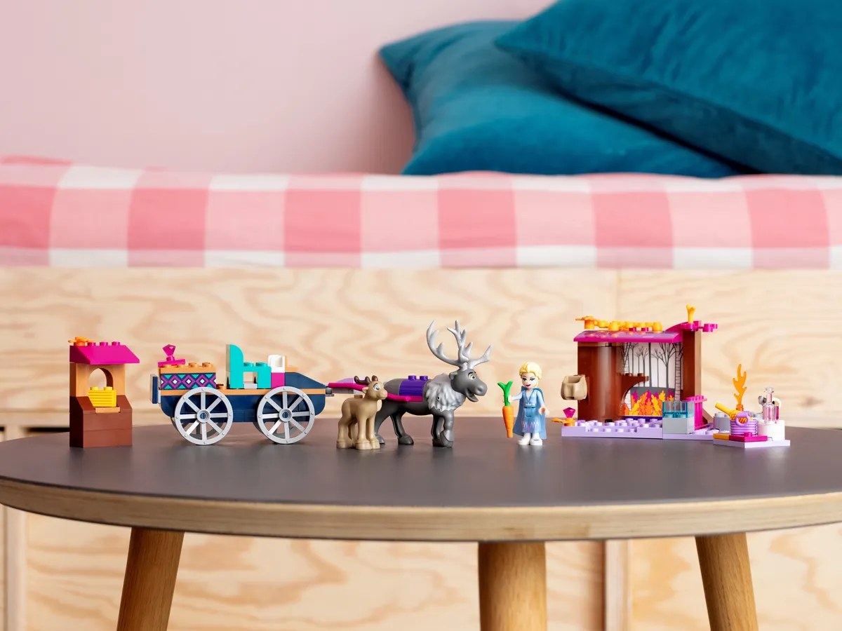 LEGO Elsa's Wagon Adventure (41166) - Bild 8