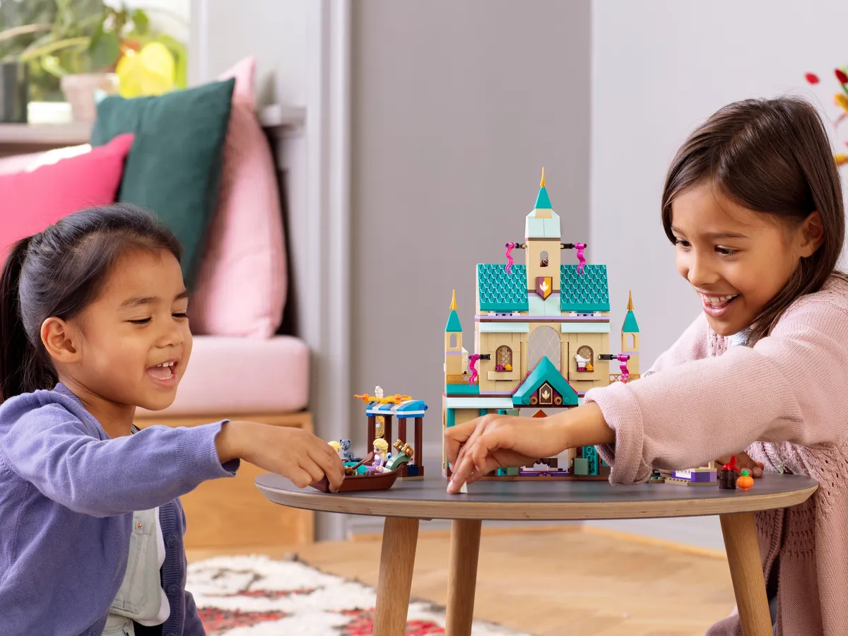 LEGO Arendelle Castle Village (41167) - Bild 3