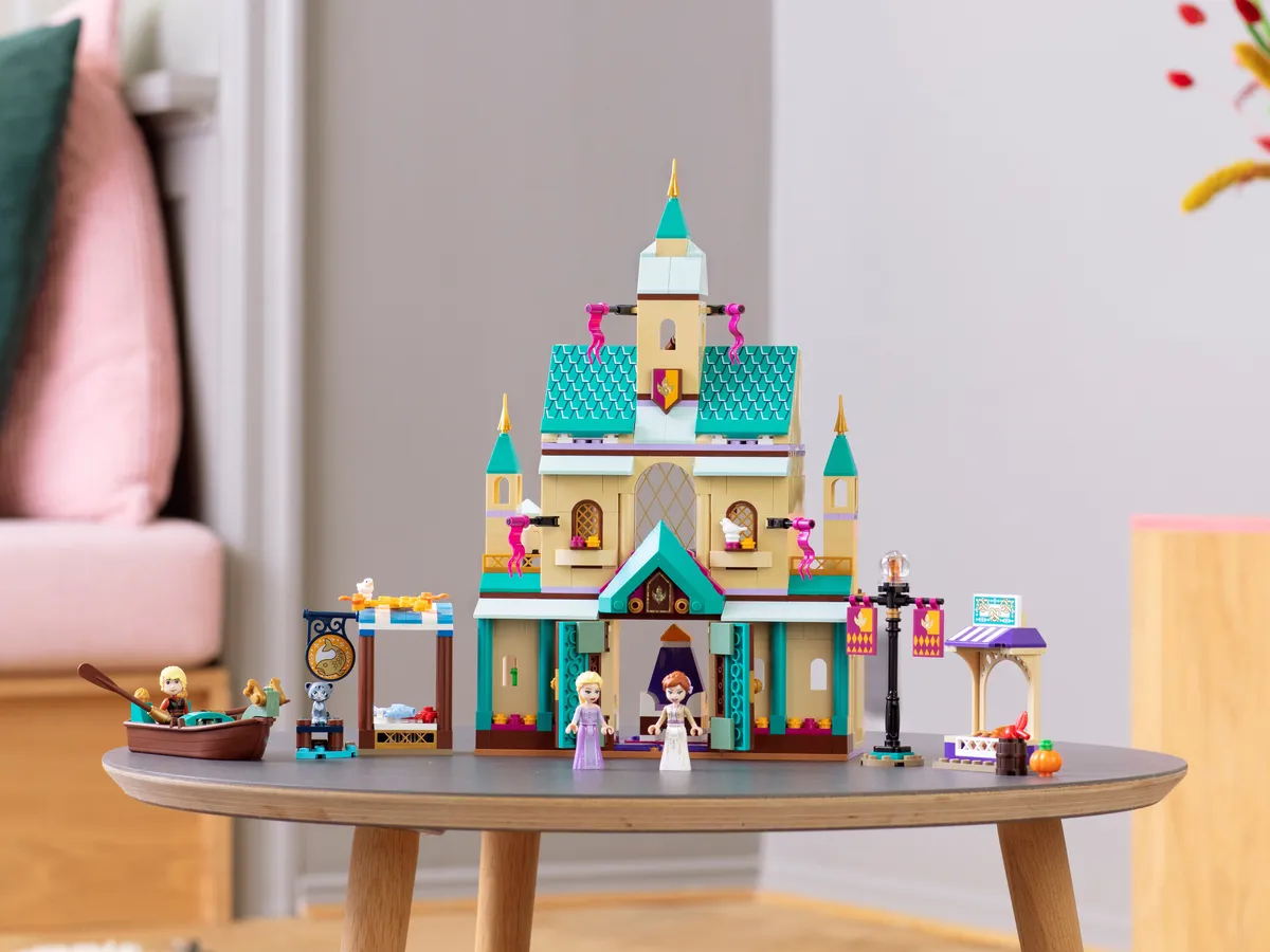 LEGO Arendelle Castle Village (41167) - Bild 4
