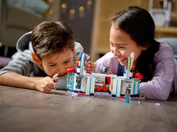 LEGO Heartlake City Movie Theater (41448) - image 16