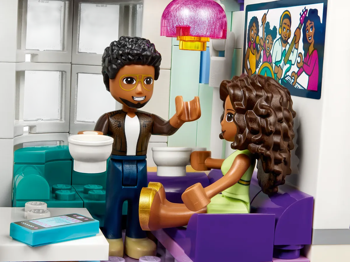 LEGO Andrea's Family House (41449) - image 12