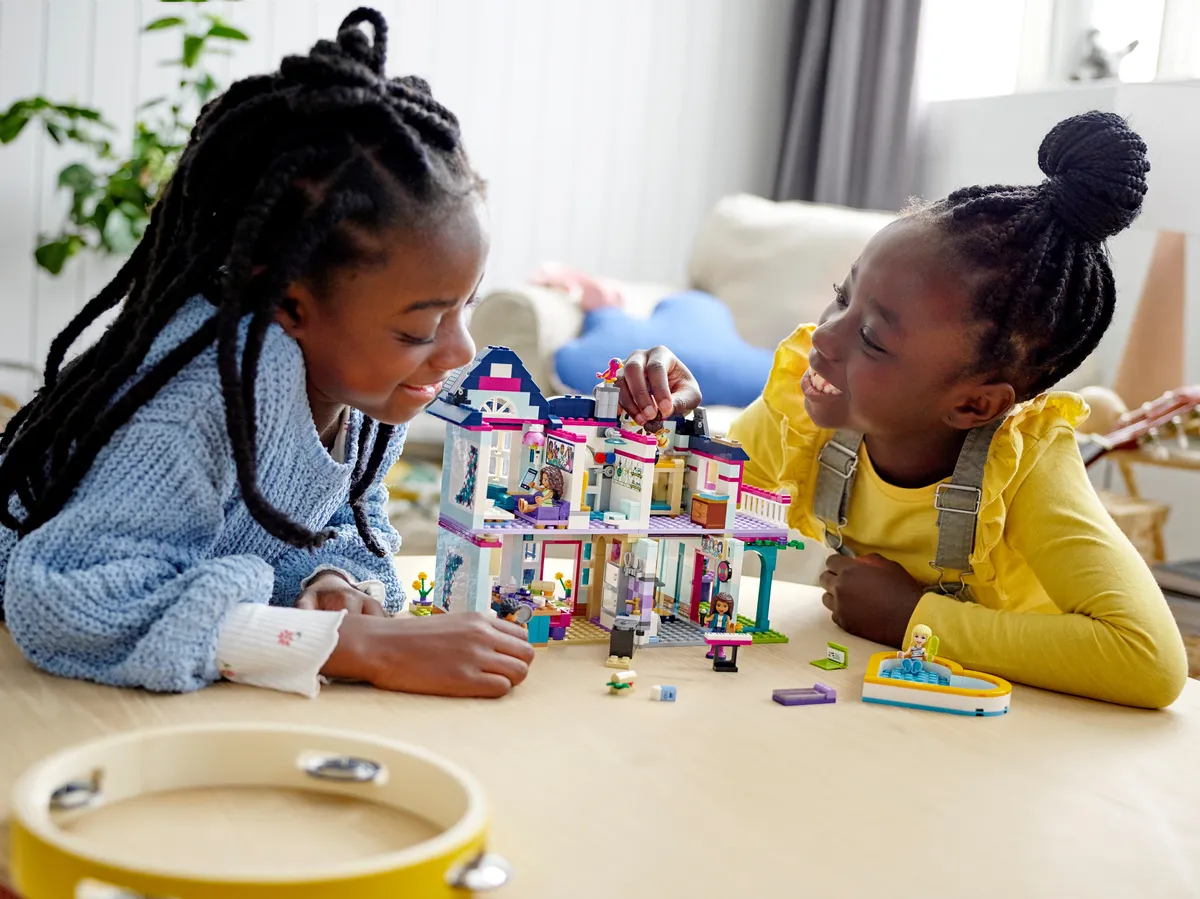 LEGO Andrea's Family House (41449) - image 14