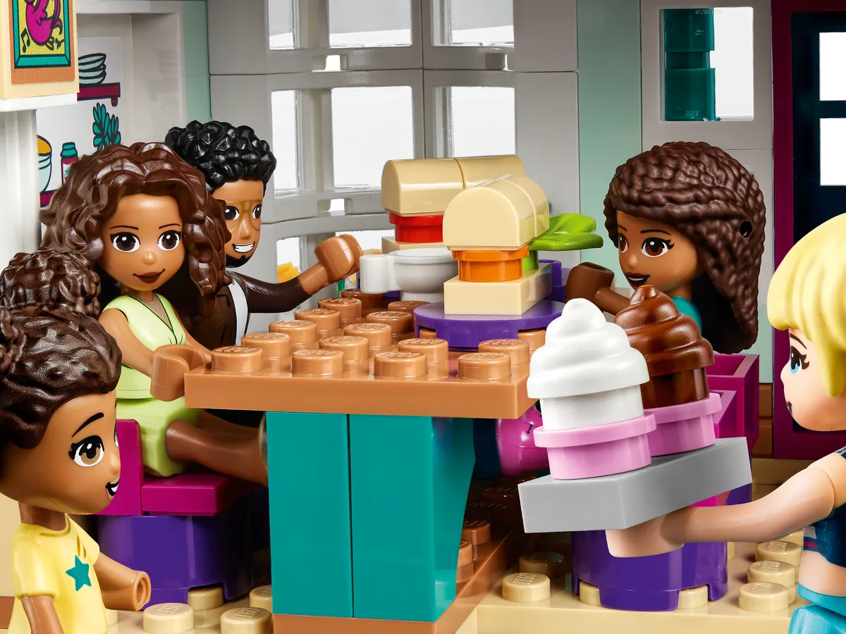 LEGO Andrea's Family House (41449) - image 11