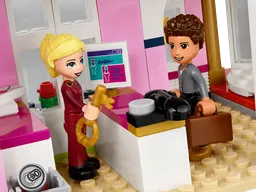LEGO Heartlake City Grand Hotel (41684) - image 12