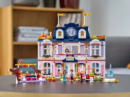 LEGO Heartlake City Grand Hotel (41684) - image 23