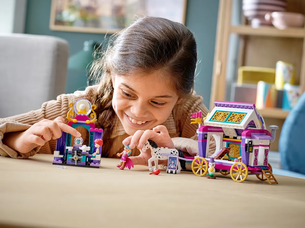 LEGO Magical Caravan (41688) - image 16