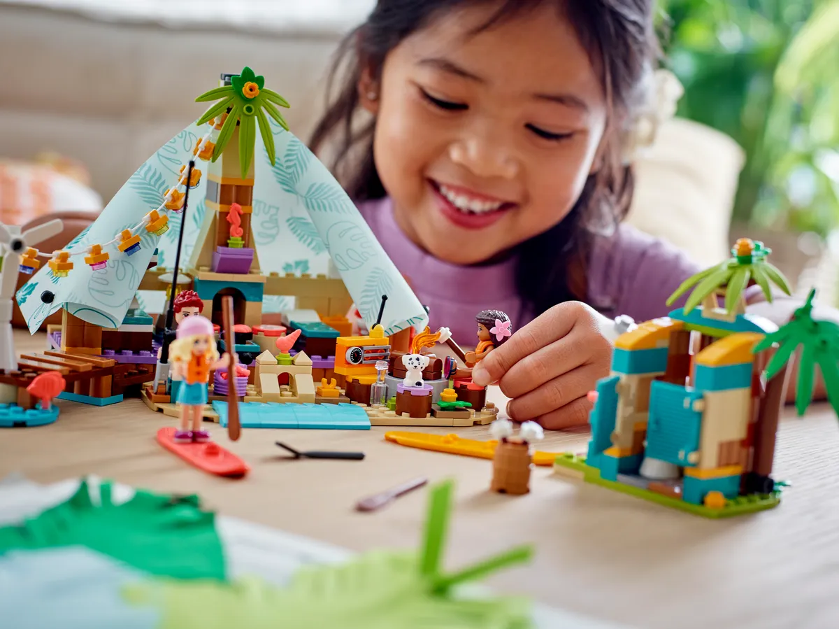 LEGO Beach Glamping (41700) - image 6