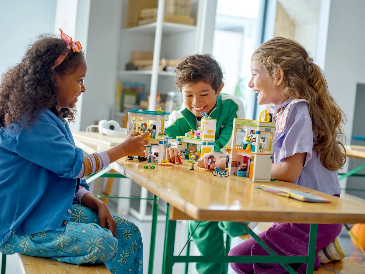LEGO Heartlake International School (41731) - Bild 11