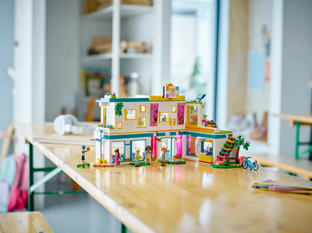 LEGO Heartlake International School (41731) - Bild 12