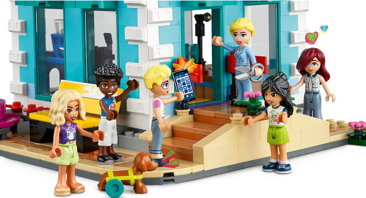 LEGO Heartlake City Community Center (41748) - Bild 4
