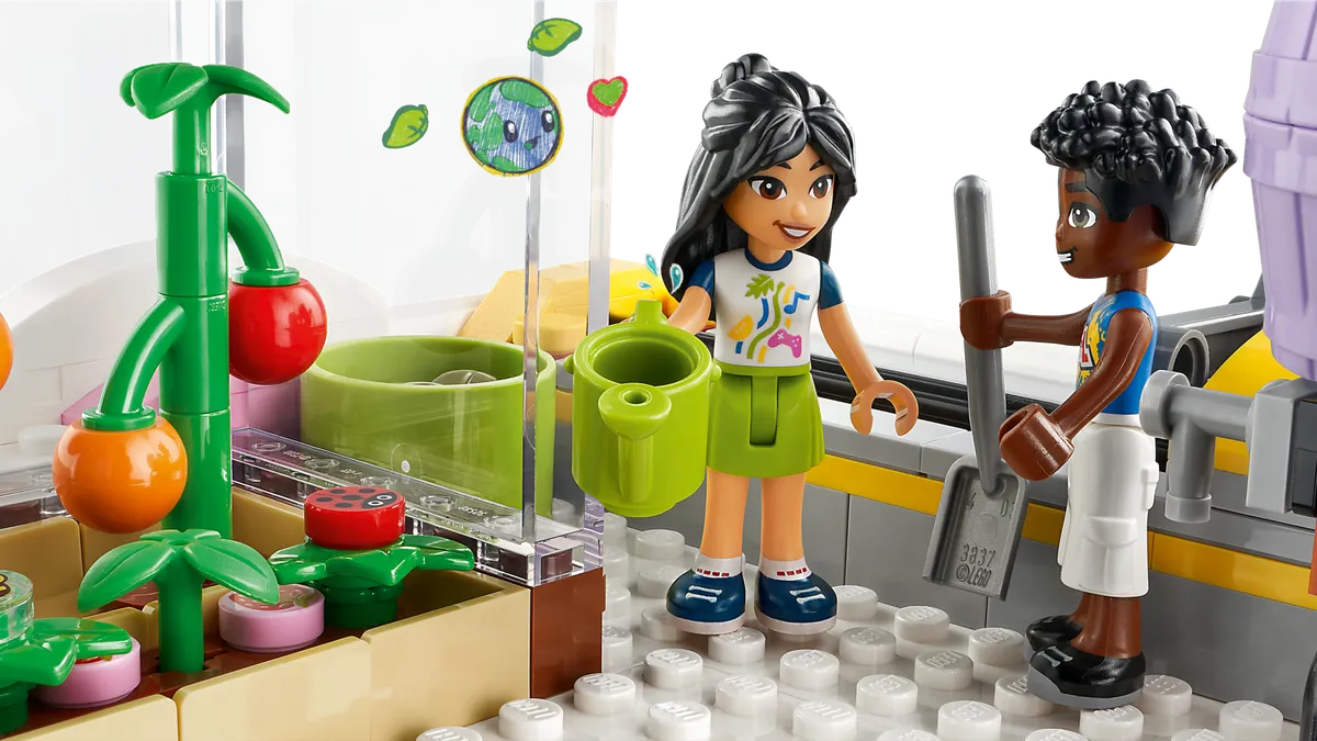 LEGO Heartlake City Community Center (41748) - Bild 6